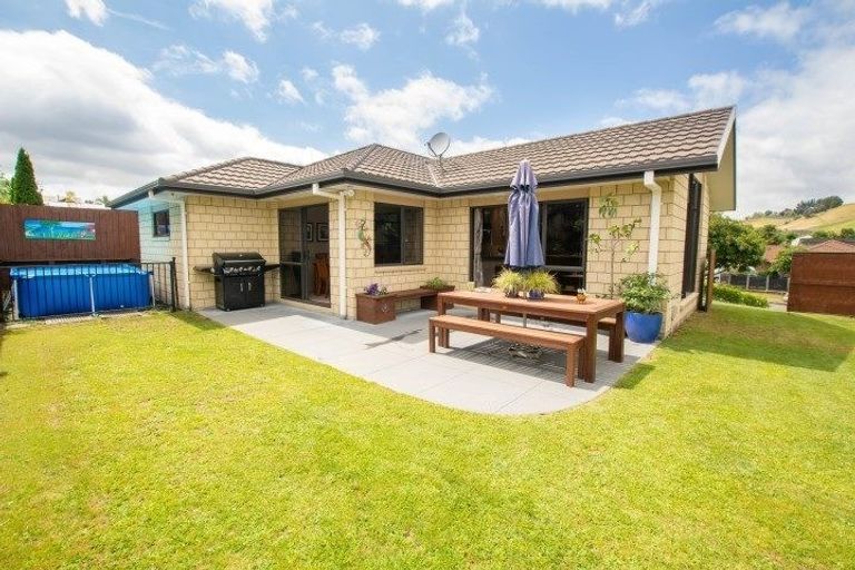 Photo of property in 18 Rosella Drive, Welcome Bay, Tauranga, 3112