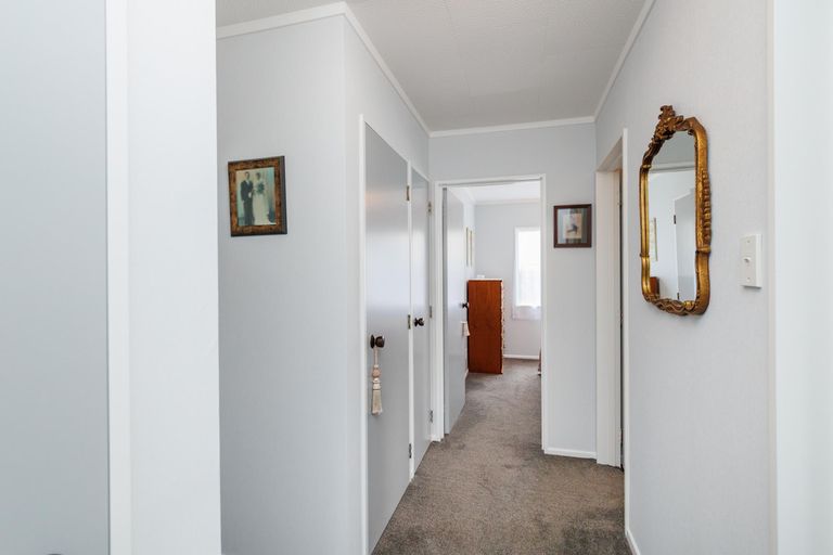 Photo of property in 58a Geraldine Crescent, Cloverlea, Palmerston North, 4412