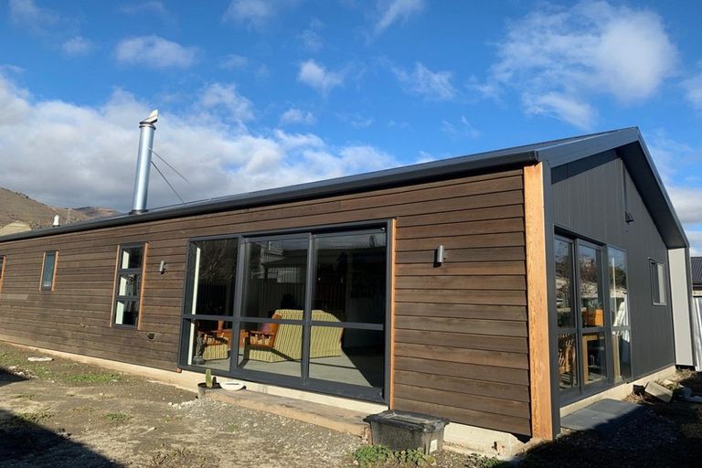 Photo of property in 24a Ortive Street, Cromwell, 9310