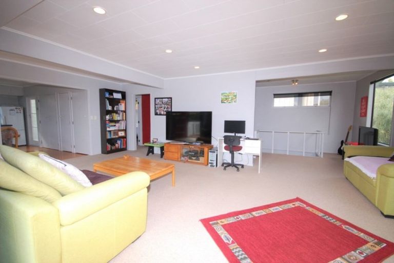 Photo of property in 25 Ingle Avenue, Waipahihi, Taupo, 3330