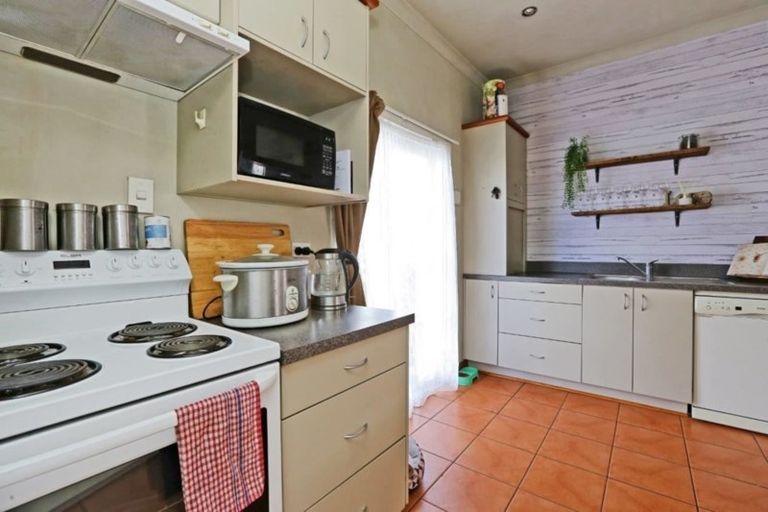 Photo of property in 214 Lascelles Street, Saint Leonards, Hastings, 4120