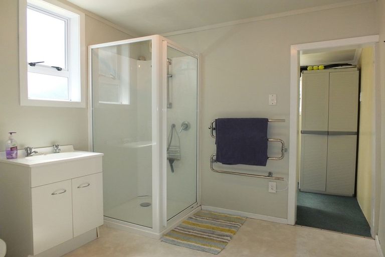 Photo of property in 13 Barber Street, Foxton Beach, Foxton, 4815