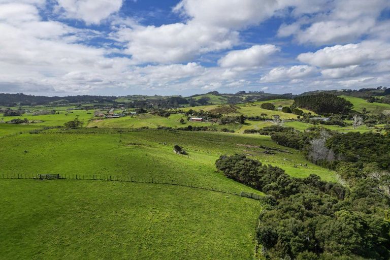 Photo of property in 76 Muriwai Road, Muriwai, 0881