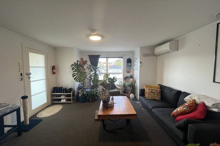 Photo of property in 82 Rolleston Street, Mount Cook, Wellington, 6021