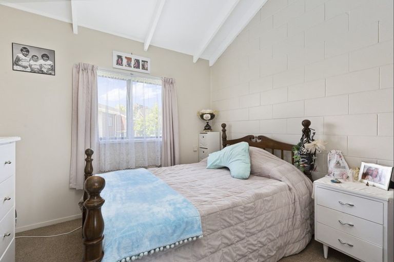 Photo of property in 11 Fantail Court, Orewa, 0931