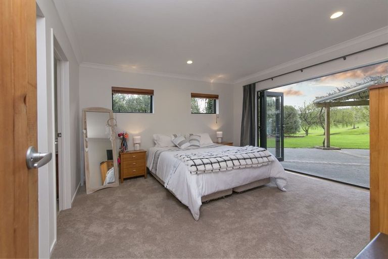 Photo of property in 210 Oraha Road, Kumeu, 0892