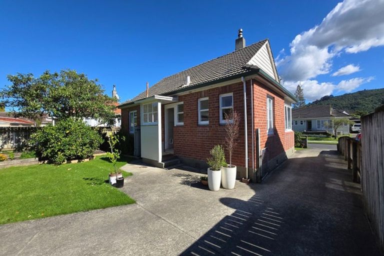 Photo of property in 4 Poole Street, Taita, Lower Hutt, 5011