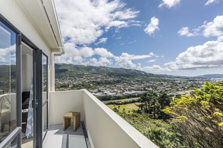 Photo of property in 94 Woodman Drive, Tawa, Wellington, 5028