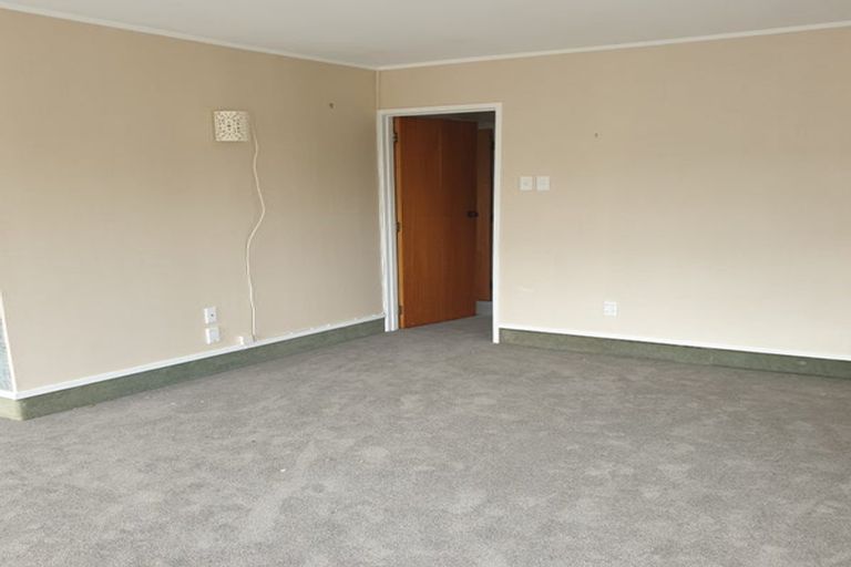 Photo of property in 17a Edgewater Parade, Waiuku, 2123