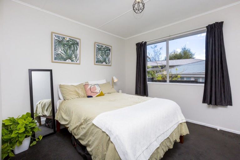 Photo of property in 63 Norana Road, Timberlea, Upper Hutt, 5018