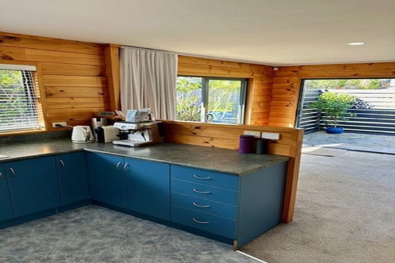 Photo of property in 21a Fraser Road, Narrow Neck, Auckland, 0624