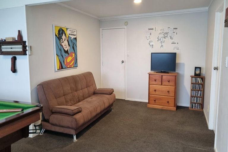 Photo of property in 24a Penning Road, Castor Bay, Auckland, 0620