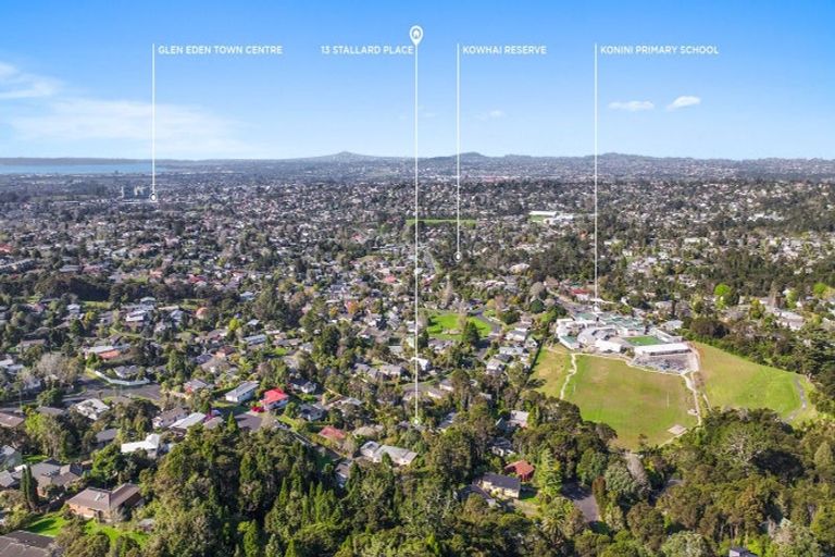 Photo of property in 13 Stallard Place, Glen Eden, Auckland, 0602