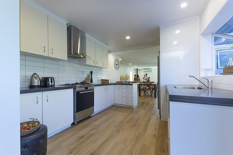 Photo of property in 4 Bethells Road, Waitakere, Auckland, 0816