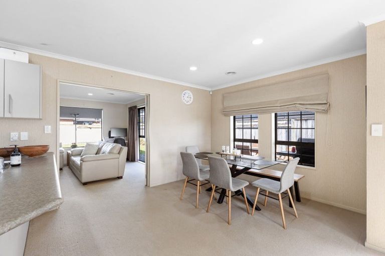 Photo of property in 8 Cleveland Heights, Kelvin Grove, Palmerston North, 4414