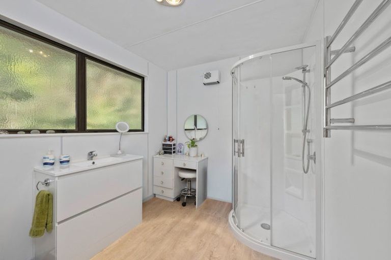 Photo of property in 5 Amelia Crescent, Waikawa, Picton, 7220