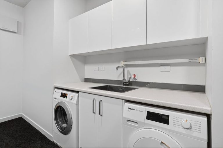 Photo of property in 28 Walter Merton Road, Hobsonville, Auckland, 0616