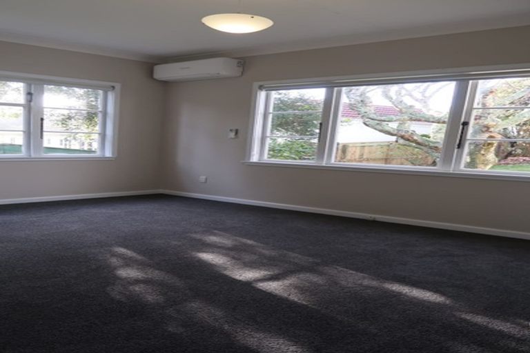 Photo of property in 10 Lucknow Terrace, Khandallah, Wellington, 6035