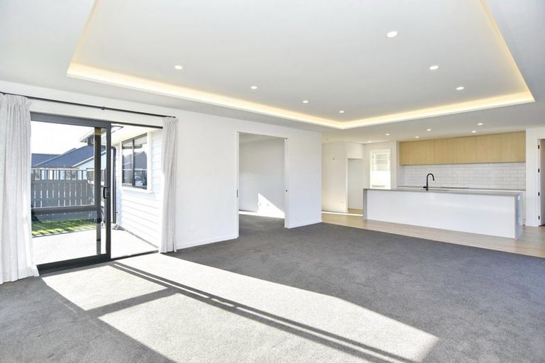Photo of property in 11 Saint James Place, Rangiora, 7400