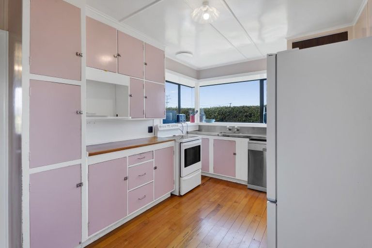 Photo of property in 4923 South Road, Opunake, 4681