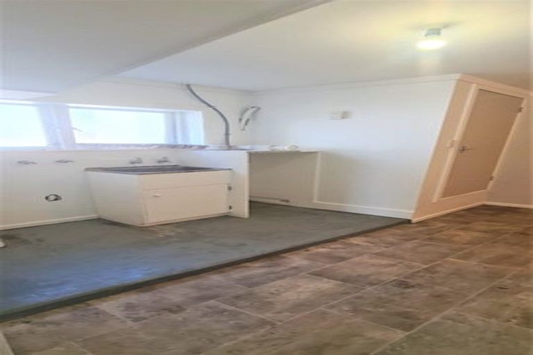 Photo of property in 21 Olsen Avenue, Hillsborough, Auckland, 1042