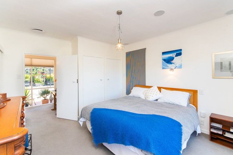 Photo of property in 44 Tauroa Road, Havelock North, 4130