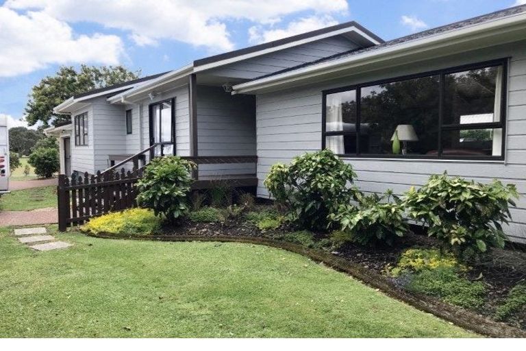 Photo of property in 12 Crampton Court, Orewa, 0931