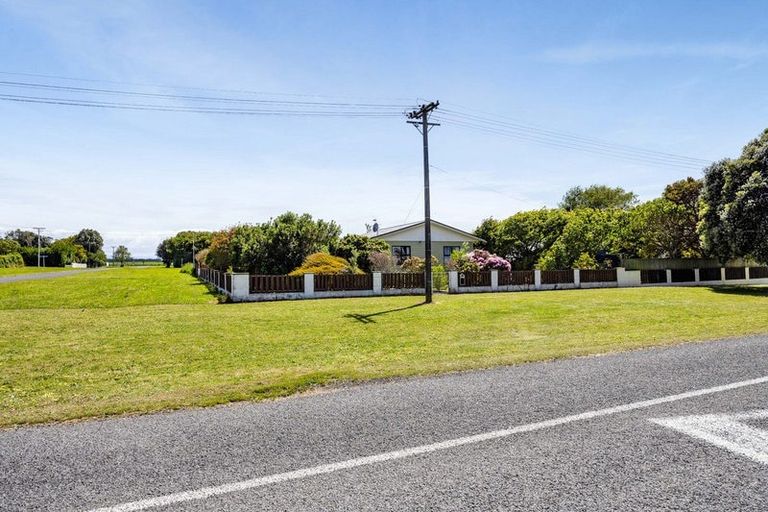 Photo of property in 61 Ngatai Street, Manaia, 4612