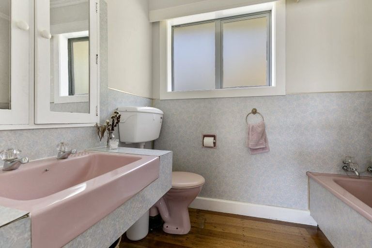 Photo of property in 77 Ironside Road, Johnsonville, Wellington, 6037