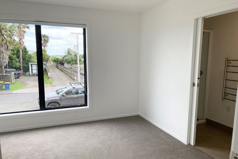 Photo of property in 5/12 Tawa Road, Te Atatu Peninsula, Auckland, 0610