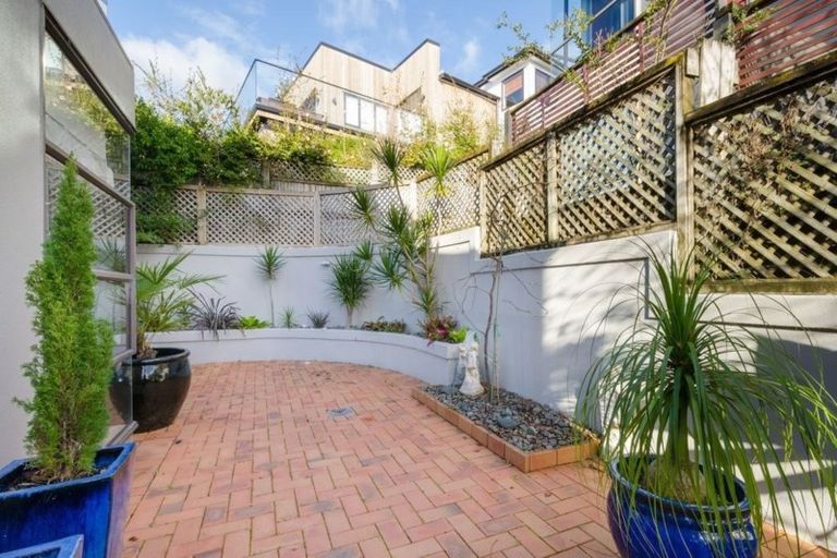 Photo of property in 135 Wiseley Road, West Harbour, Auckland, 0618