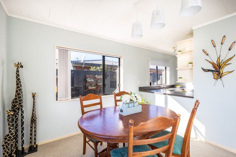 Photo of property in 273/1 Mangorei Road, Merrilands, New Plymouth, 4312