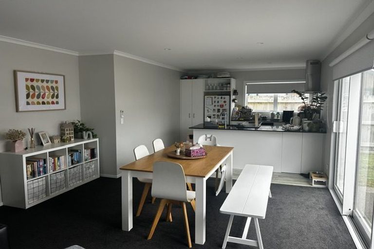 Photo of property in 7 Koru Loop, Paraparaumu, 5032