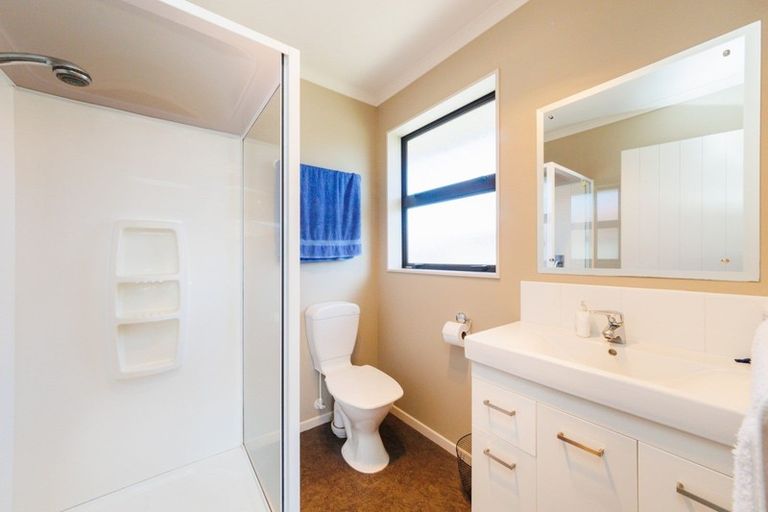 Photo of property in 14 Orlando Way, Kelvin Grove, Palmerston North, 4414