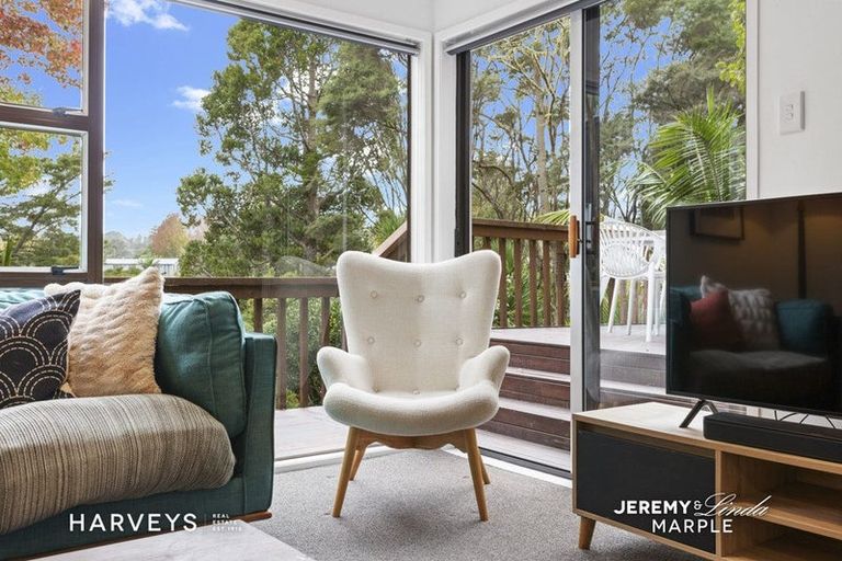 Photo of property in 47 Daffodil Street, Titirangi, Auckland, 0604