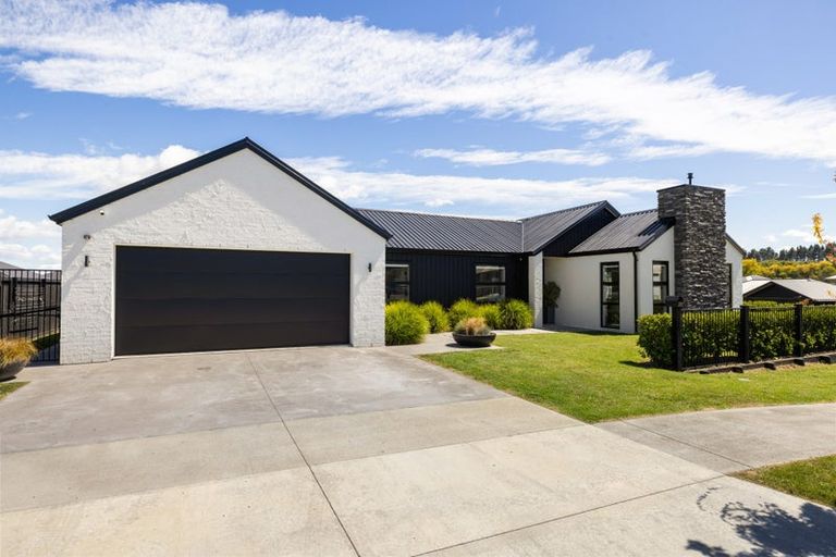 Photo of property in 28 Acacia Avenue, Kihikihi, Te Awamutu, 3800