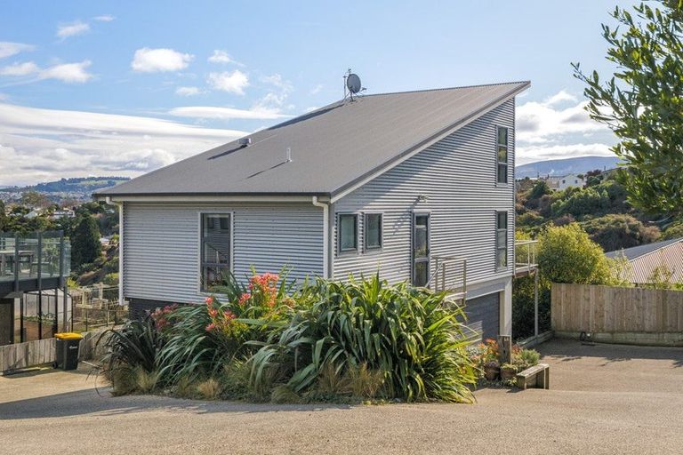 Photo of property in 6a Portland Place, Shiel Hill, Dunedin, 9013