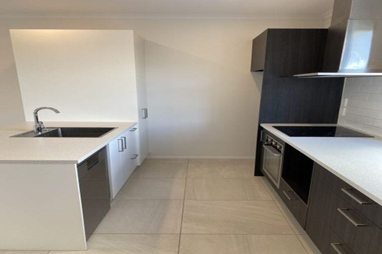 Photo of property in 36 Owen Chapman Drive, Red Beach, 0932