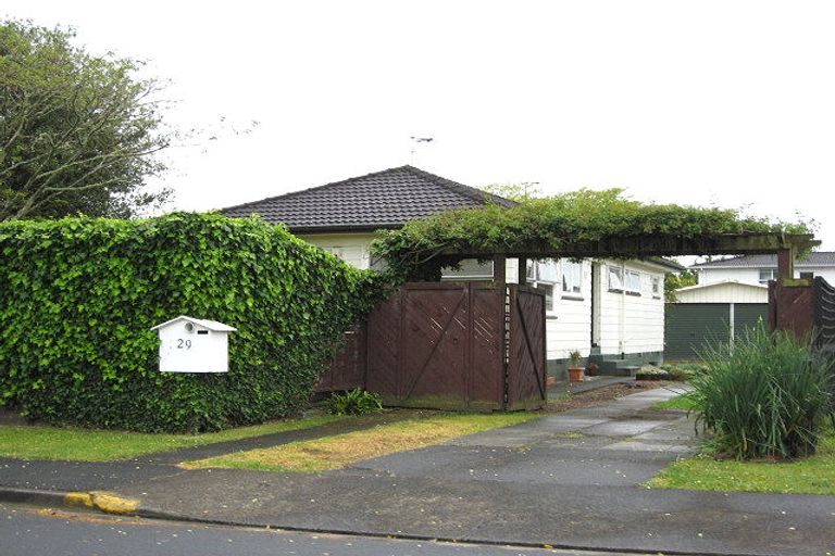 Photo of property in 6 Gypsy Moth Place, Rosehill, Papakura, 2113