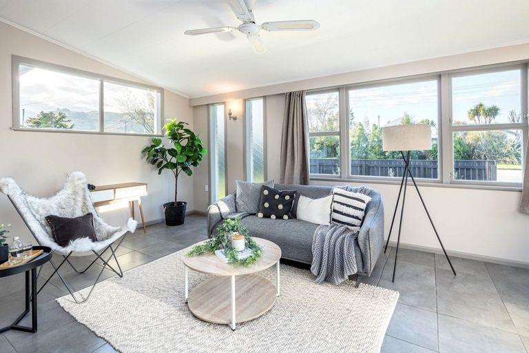 Photo of property in 64 Brandon Street, Featherston, 5710