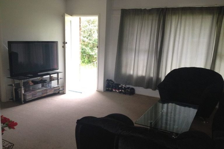 Photo of property in 2/142 Panama Road, Mount Wellington, Auckland, 1062