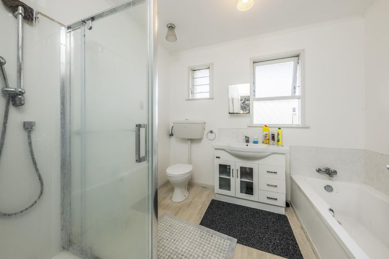 Photo of property in 21 Gainsborough Street, Manurewa, Auckland, 2102