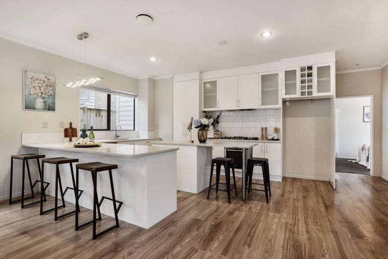 Photo of property in 11 Evelina Lane, Flat Bush, Auckland, 2019
