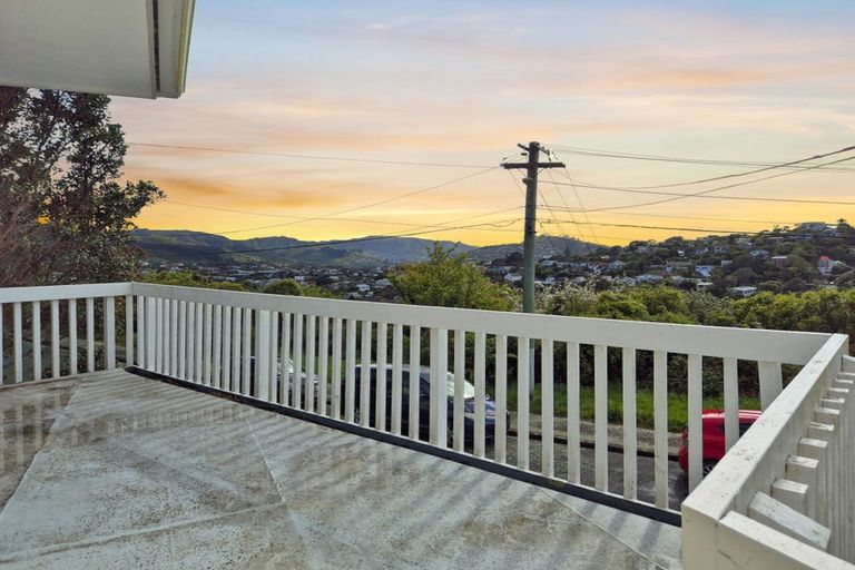 Photo of property in 10 Voltaire Street, Karori, Wellington, 6012