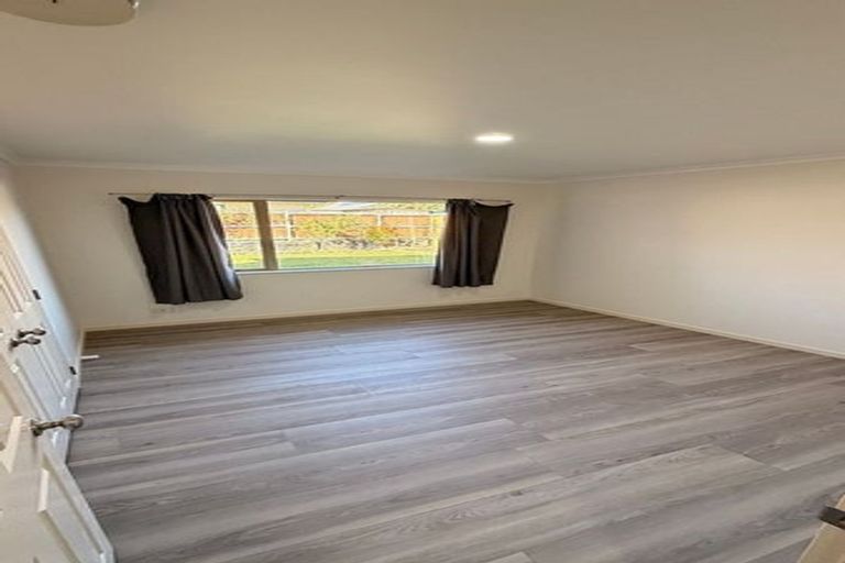 Photo of property in 20 Carousel Crescent, East Tamaki Heights, Auckland, 2016