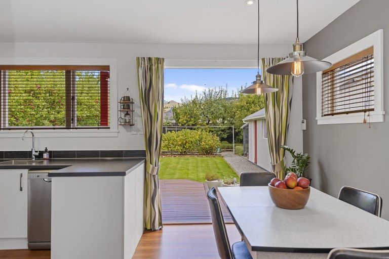 Photo of property in 80 Martin Avenue, Beckenham, Christchurch, 8023