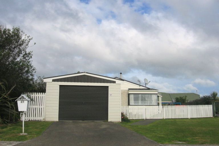 Photo of property in 27 Dalwood Grove, Highbury, Palmerston North, 4412