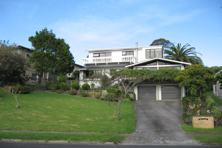 Photo of property in 20 Copperfield Terrace, Mellons Bay, Auckland, 2014