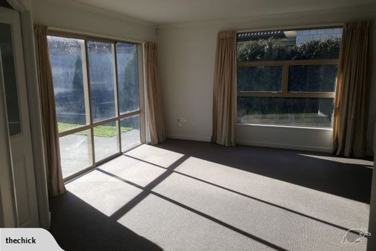 Photo of property in 26 Bottle Lake Drive, Parklands, Christchurch, 8083