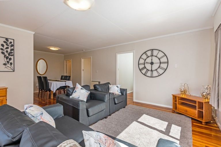 Photo of property in 27a Churchill Avenue, Hokowhitu, Palmerston North, 4410